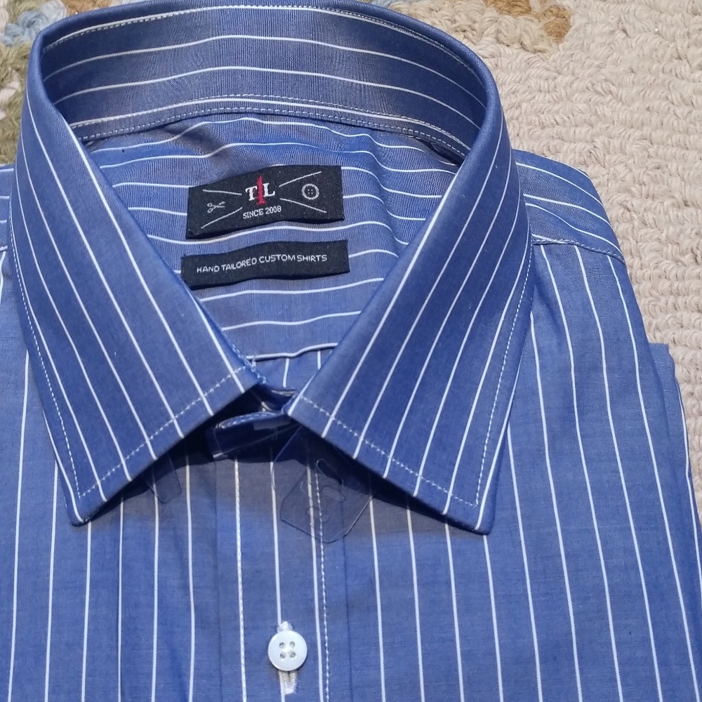 Men's Blue Hand-Tailored Dress Shirt